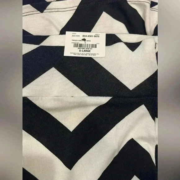 a.n.a Black White Chevron Long Maxi Skirt - Picture 4 of 5